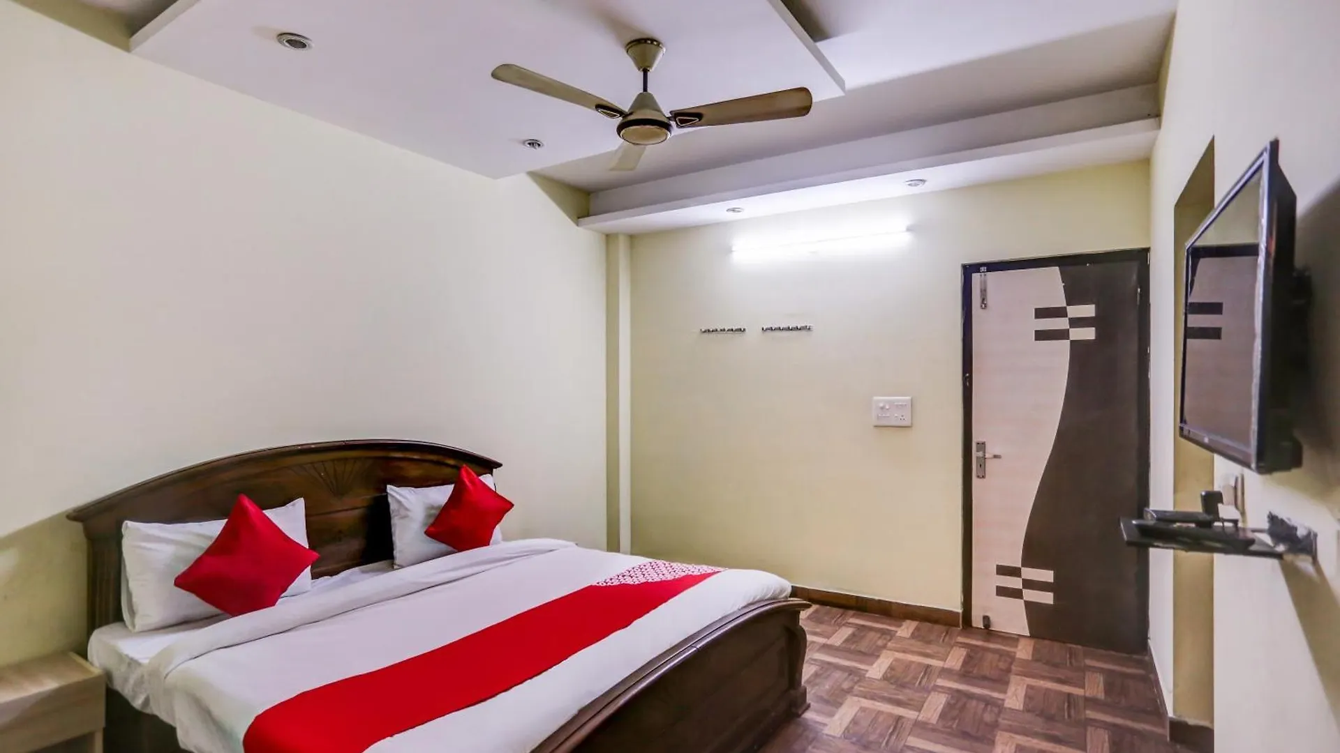 Hotel O Ashish Residency Gurgaon Indie