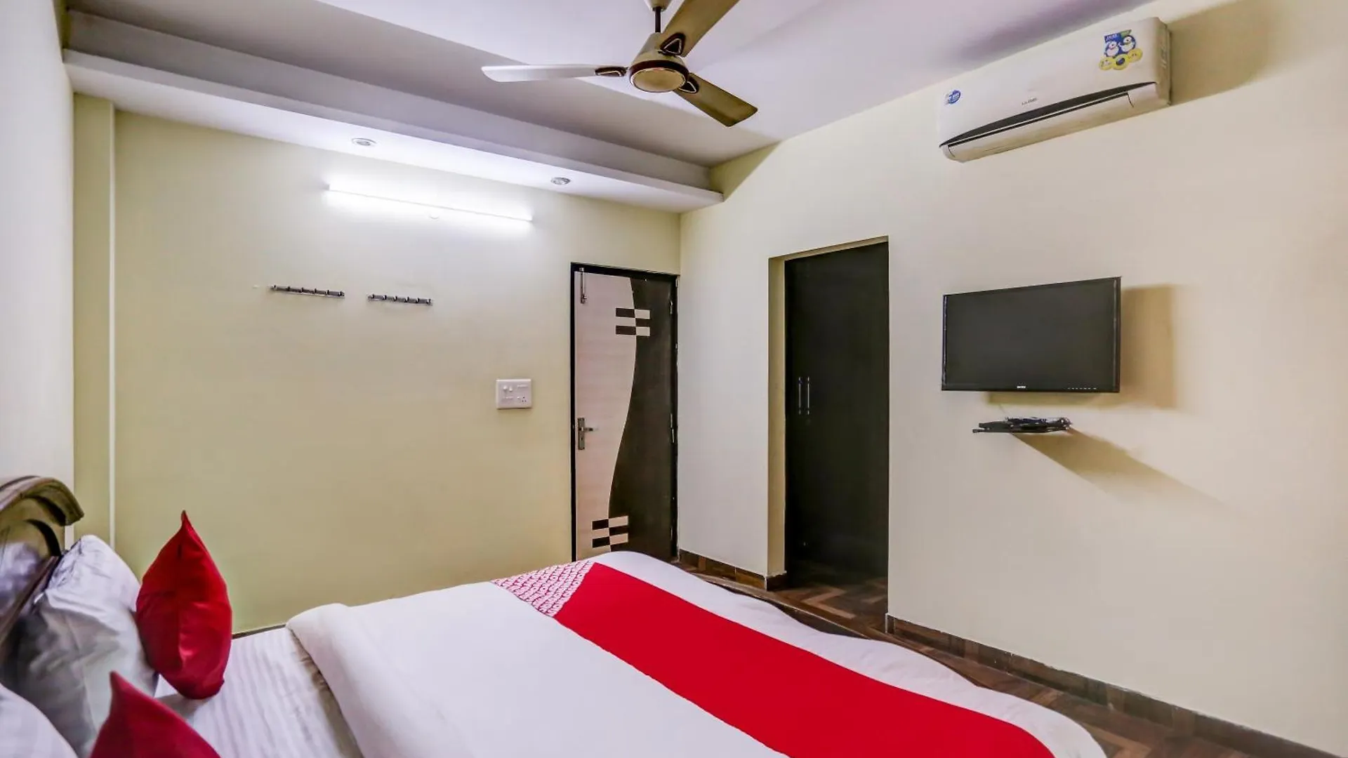 Hotel O Ashish Residency Gurgaon